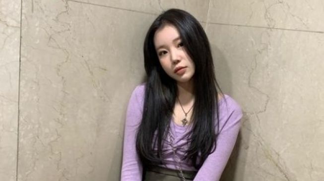 JooE Momoland [Instagram/@j_oo.e_0en]