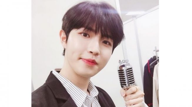 Kim Jaehwan Positif Covid-19, Fans yang Ikut Fansign Diminta Tes Swab