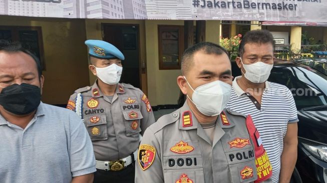 Sudinkes Jakbar Sebut Ada 5 RT di Palmerah Zona Merah, Kapolsek: Tinggal 1, Sudah Divalidasi