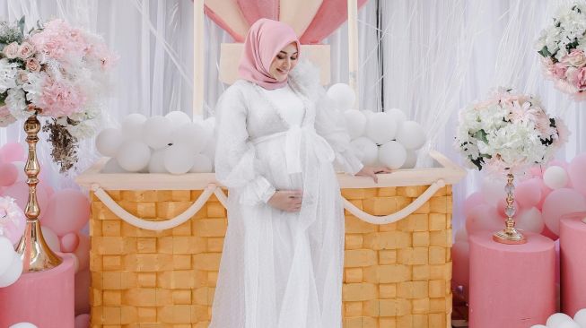 10 Potret Baby Shower Aurel Hermansyah Jelang Melahirkan, Atta Halilintar Tak Hadir