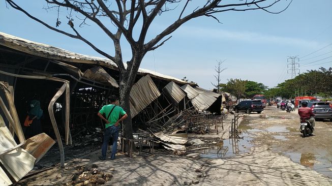 Kebakaran di Relokasi Pasar Johar, Sania Rugi Rp50 Juta: Bingung Tak Bisa Bayar Kontrakan Rumah