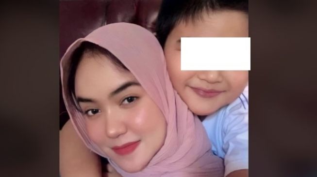 Kakaknya Terlalu Lama Sendiri, Adik Kasih Nasihat Percintaan Bak Orang Dewasa: Cari yang Ganteng Sedikit Aja Udah