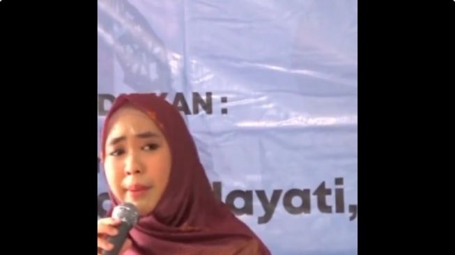 Soroti Ceramah Oki Setiana Dewi Soal Menutup Aib, Netizen Ungkap Derita Ibunya yang Jadi Korban KDRT