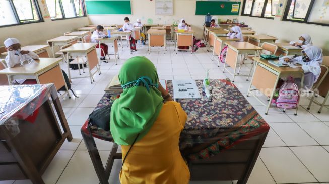 Meski PPKM Dilonggarkan Sekolah PTM di Jakarta Masih 50 Persen, Pemprov DKI Tunggu Arahan Kementerian Pendidikan