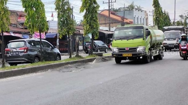 Warga Minta Jalan Bergelombang Sekitar Simpang Selayang Medan Diperbaiki