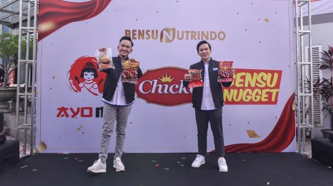 Ruben Onsu dan Jordi Onsu di acara launching Bensu Nutrindo di kawasan Penggilingan, Cakung, Jakarta Timur, Kamis (3/2/2022). [dokumentasi pribadi]