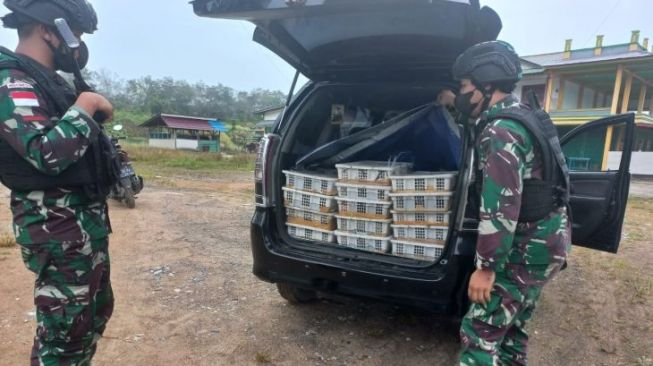 TNI Perbatasan Gagalkan Penyelundupan 350 Ekor Burung Kacer dari Malaysia