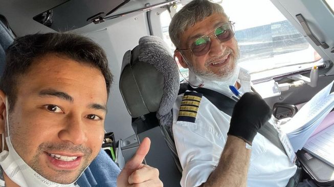 Artis Indonesia naik Jet Pribadi [Instagram/@raffinagita1717]