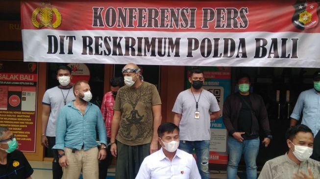 Pengeroyokan Antar Bule di Kuta Utara Diakui Karena Solidaritas Sesama Warga Eropa Timur