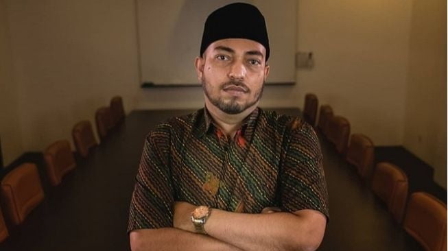 Husin Alwi Shihab mengaku siap jadi murtadi asal Ustaz Derry Sulaiman membutikan kebeneran dalam Al-Quran maupun hadist soal suami boleh memukul istri (instagram).