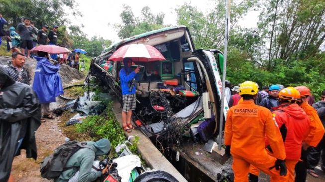 Bus Pariwisata Kecelakaan di Jalan Dlingo-Imogiri, Polisi Sebut Bus Sudah Oleng Sebelum Lewati Turunan