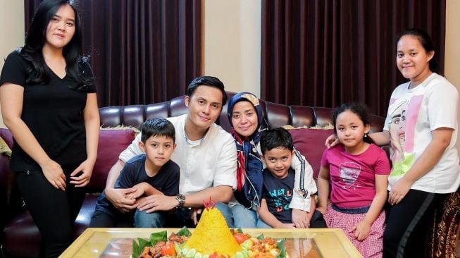 10 Potret Terbaru Falhan Abssar Anak Nassar dan Muzdalifah, Makin Ganteng dan Mirip Sang Ayah