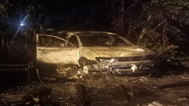 Mobil Dinas Kesbangpol Aceh Hangus Terbakar, Begini Penampakannya