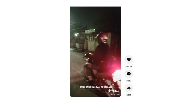 Pergi ke sekolah, berangkat jam 4 pagi. [TIkTok]