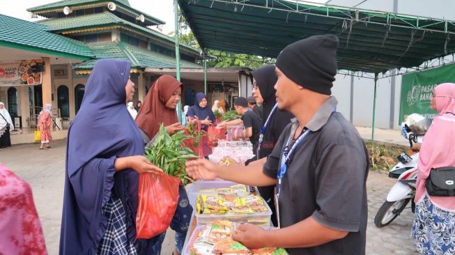 Beda! Belanja Keperluan Dapur, Bayarnya Cuma Pakai Doa di Mempawah Kalbar