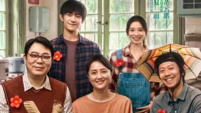 Ulasan Film A Little Red Flower, Kisah Hangat dan Realistis Penderita Kanker Penuh Haru