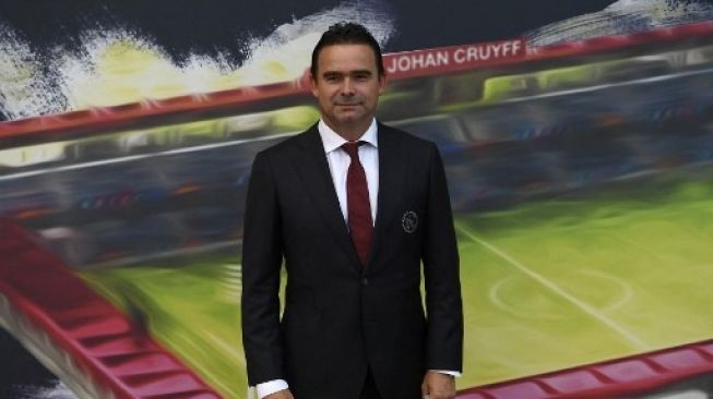 Kirim Pesan Pelecehan, Marc Overmars Mundur dari Direktur Ajax