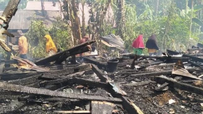 Kebakaran di Agam, Tiga Rumah Warga Ludes Jadi Abu