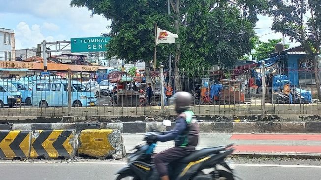 Fakta Baru Kasus Mobil Camry Terbakar Di Senen: Sosok Pria Tewas ...