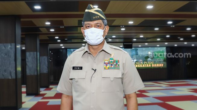 Ketua Umum Persatuan Purnawirawan TNI AD (PPAD) Letjen TNI (Purn.) Doni Munardo saat ditemui di Markas Besar (Mabes) TNI AD di Jakarta Pusat, Selasa (8/2/2022). [Suara.com/Alfian Winanto]