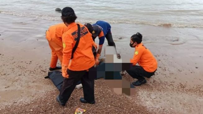 Riko Setiawan Anak Buah Kapal KM Nelson Jaya 08 Ditemukan Meninggal di Pantai Merauke