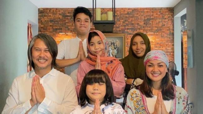 Minyak Goreng Langka, Nirina Zubir Bakal Buka Puasa dengan Sayur Mentah