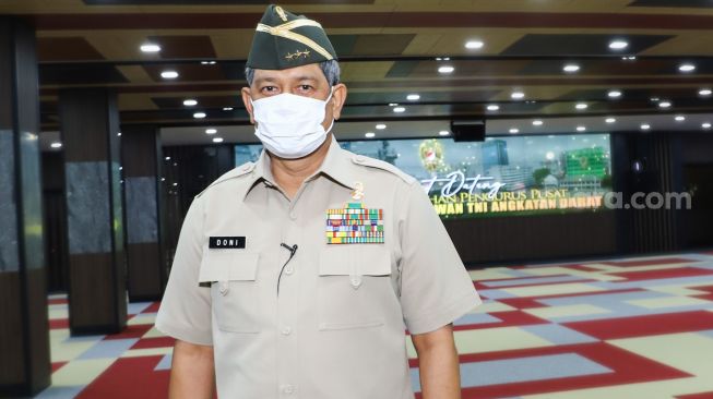 Ketua Umum Persatuan Purnawirawan TNI AD (PPAD) Letjen TNI (Purn.) Doni Munardo saat ditemui di Markas Besar (Mabes) TNI AD di Jakarta Pusat, Selasa (8/2/2022). [Suara.com/Alfian Winanto]