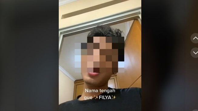 Punya Nama Tengah Filya, Lelaki Ini Emosi Saat Tahu Ternyata Singkatan Merek Rokok 'Fillter' dan 'Surya''