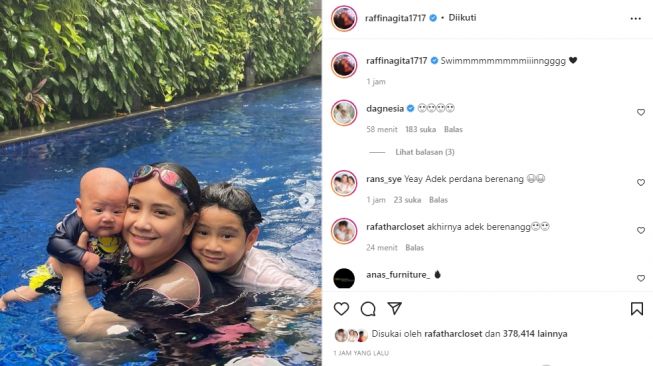 Nagita Slavina berenang bareng Rafathar dan Rayyanza (instagram.com)