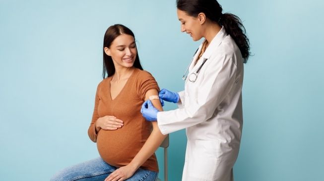 Studi: Vaksinasi Covid-19 Pada Ibu Hamil Hasilkan Antibodi yang Bertahan Lama pada Bayi