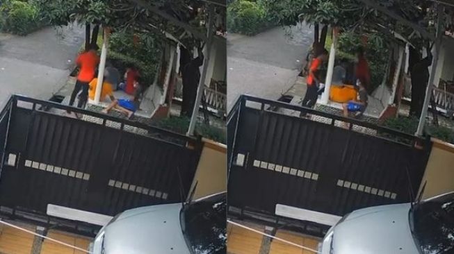 Viral CCTV Pengamen Ondel-ondel Aniaya Bocil yang Nongkrong di Pos Ronda