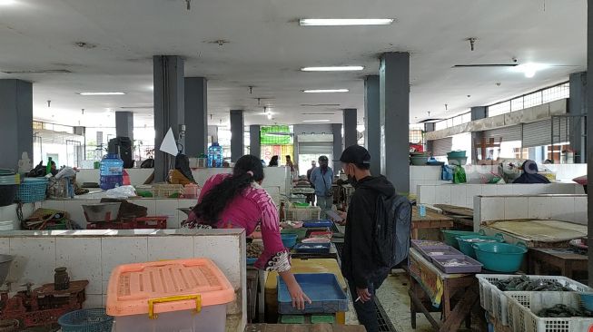 Ribuan Nelayan Semarang Tak Melaut, Stok Serta Harga Ikan di Pasar Naik dan Langka