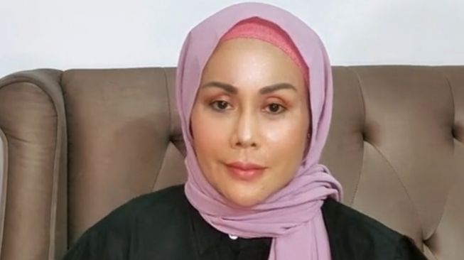 Potret Terbaru Mak Vera Mantan Manajer Olga Syahputra (instagram/@makverazanobia)