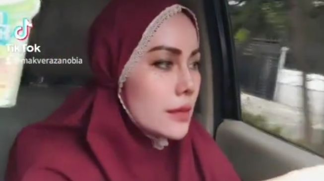 Potret Terbaru Mak Vera Mantan Manajer Olga Syahputra (instagram/@makverazanobia)