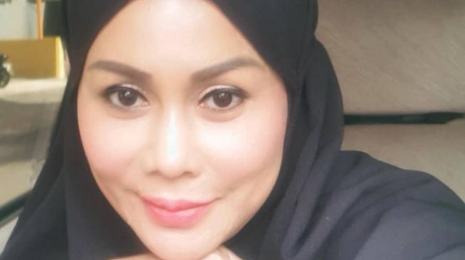 Potret Terbaru Mak Vera Mantan Manajer Olga Syahputra (instagram/@makverazanobia)