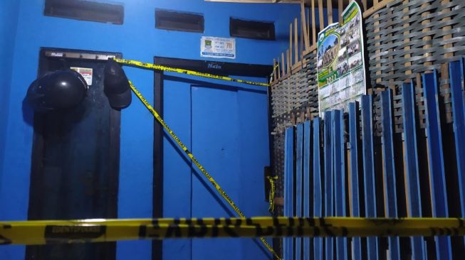 Cekcok Berdarah Nain dan Nemah! Suami Istri di Sepatan Timur Tangerang, Istri Tewas Digorok Suami Tergeletak