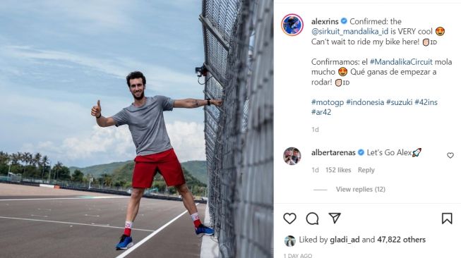 Alex Rins bergelantungan di pinggir lintasan di sirkuit Mandalika (Instagram)