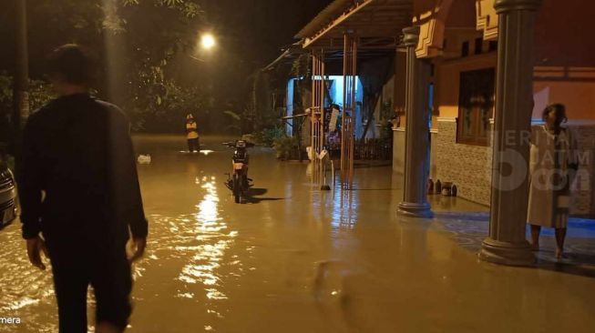 Banjir Luapan Kali Lamong Merendam Tiga Desa di Kabupaten Mojokerto