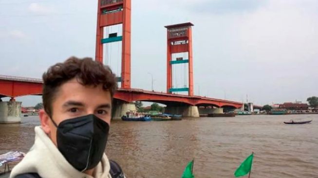 Marc Marquez "Keliling" Palembang, Foto di Martabak HAR hingga Jembatan Ampera