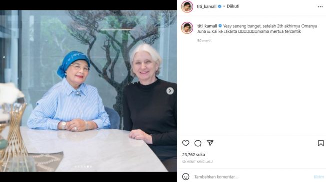 Ibu Titi Kamal dan ibu Christian Sugiono (instagram.com)