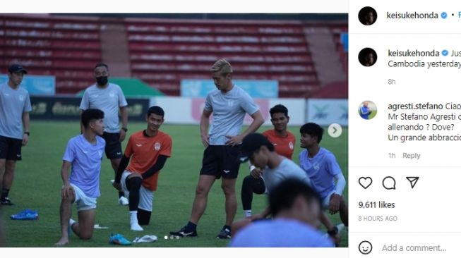 Legenda sepak bola Jepang, Keisuke Honda, mulai turun tangan menangani Kamboja jelang Piala AFF U-23 2022. (Instagram/keisukehonda)