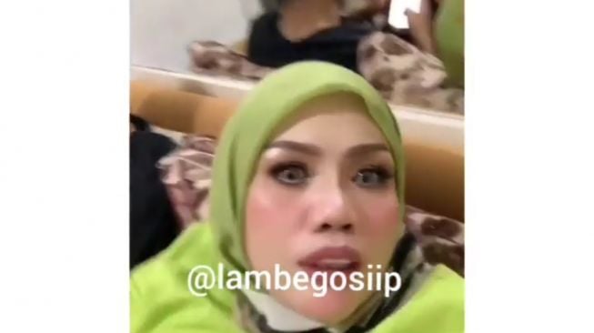 Elly Sugigi & Irwan Aher (Instagram @lambegosiip)