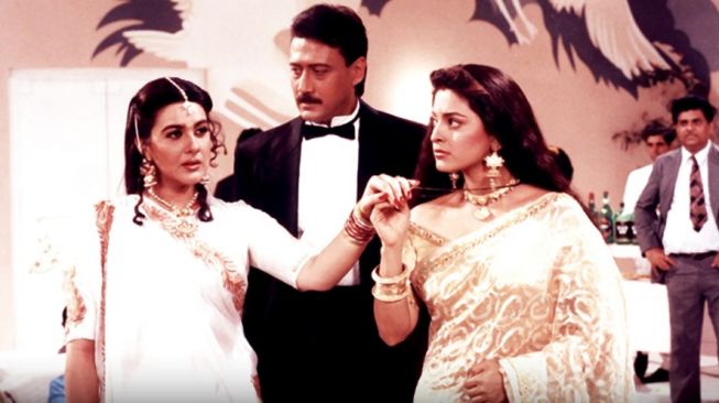 Film Bollywood Aina yang dibintangi Jackie Shroff, Amrita Singh dan Juhi Chawla. [Istimewa]