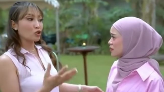 Ayu Dewi & Lesti Kejora (YouTube/MrsAyuDewi)