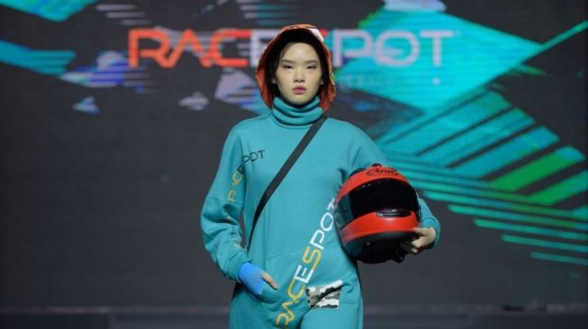 Tampil di JFT 2022, Desainer Lisa Fitria Hadirkan Brand Tematis Otomotif