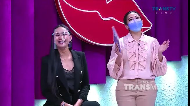 Cerai dari Vicky Prasetyo, Kalina Oktarani Kembali Pakai Baju Hitam: Gak Punya Lagi