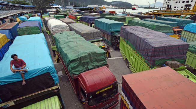 Pastikan Pasokan Logistik Lancar Selama Lebaran, Kemenhub Jamin Kelancaran Arus Barang di Pelabuhan