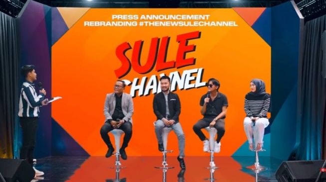 Sule, Rudy Salim, Rizky Febian dan Putri Delina dalam acara rebranding Sule Channel Jadi Sule Production (S-PRO). [YouTube]