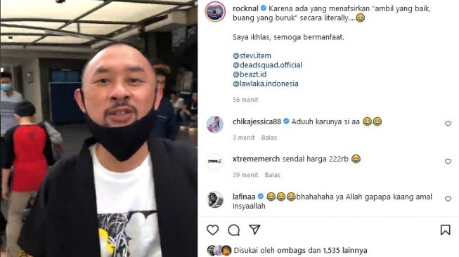 Ronal Surapradja kehilangan sandal usai salat Jumat. [Instagram]