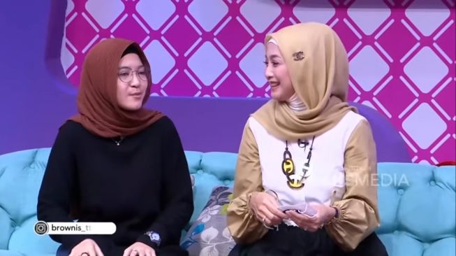 Nasywa dan Desy Ratnasari [Nasywa dan Desy Ratnasari [YouTube: Trans Tv Official]